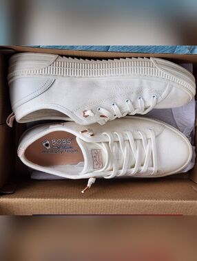 Women's Cream Canvas Memory Foam Sneakers